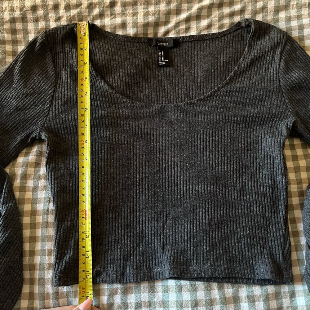 Long Sleeve Ribbed Crop Top - Picture 4 of 6